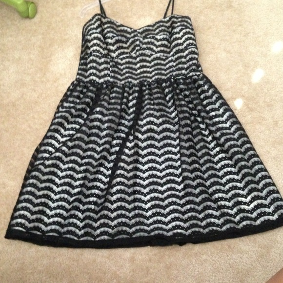 Evening dress - Picture 1 of 2