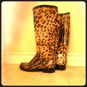 TRADED -- Leopard print rain boots!