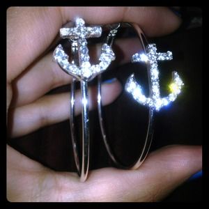 Gorgeous Anchor Hoop Earrings!