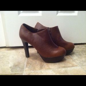 RESERVED*Brown ankle boot