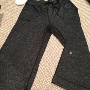 Wide leg size 8 lulu lemon Capri