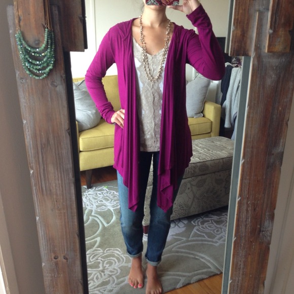 ❌SOLD IN BUNDLE❌Anthropologie Fuschia Hooded Cardi