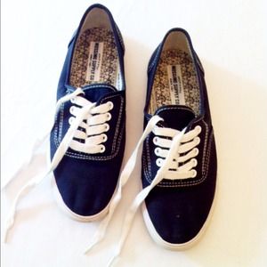 💙Mossimo Sneakers💙