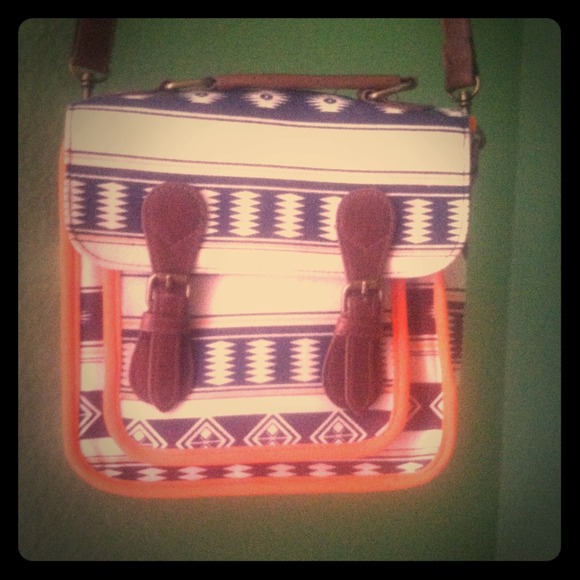 Target satchel Aztec printed pattern - Picture 1 of 1