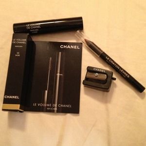 😄SOLD😄 Chanel trial mascara #10 Noir & Sharpener