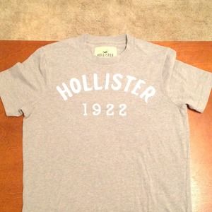 Hollister t-shirt❌❌sold in bundle❌❌