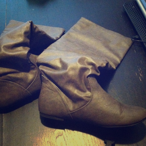 Size 11 brown boots