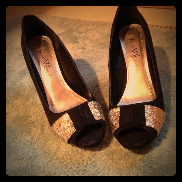 Velvet Heart Heels, size 10 - Picture 1 of 4