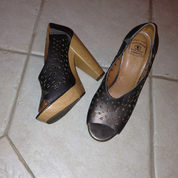 Lucky brand  heels platform size 8.5