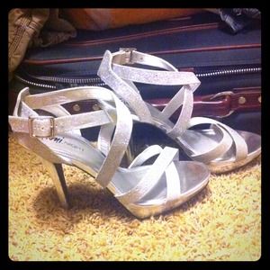 Fiomi Night 4 inch silver heels