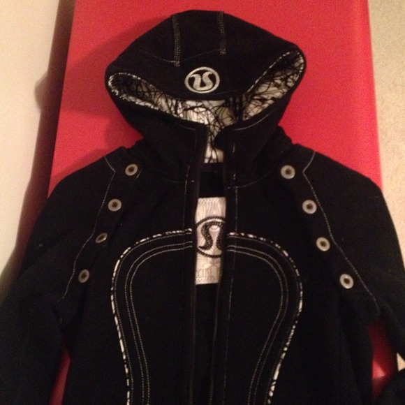 Special Edition Lululemon Scuba Hoodie Size 4