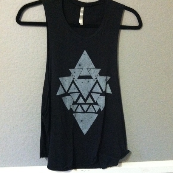 Black muscle tank