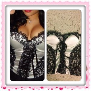🚫TRADED🚫Corset black and white w/ lace 👍Reduced