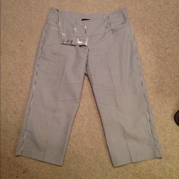 Black and white stripped Capris - Picture 1 of 2