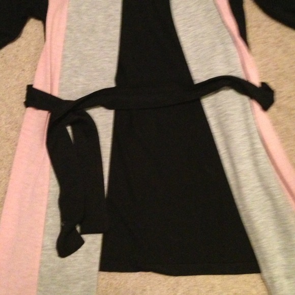 Medium length jacket. - Picture 2 of 2