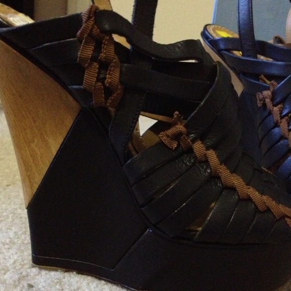 SOLD Lanvin Black Sandals *REDUCED*Sz. 37 /6 NIB - Picture 2 of 4