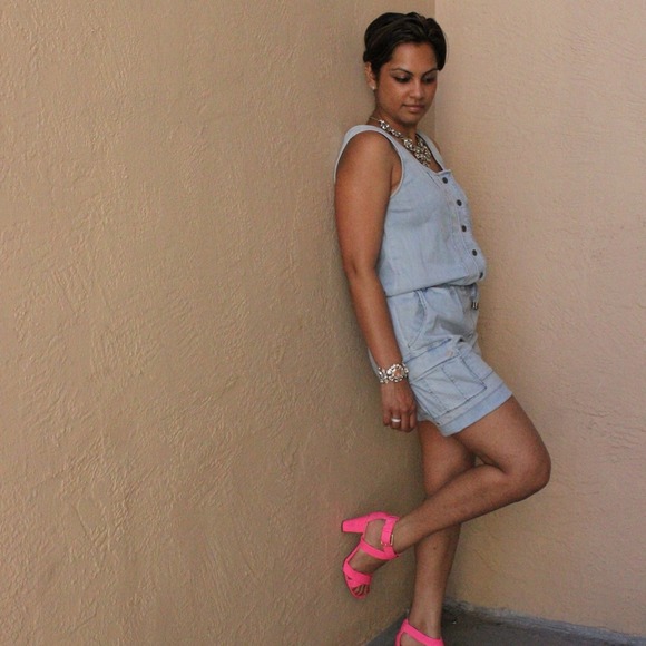 SOLD- Chambray Romper. Sz S