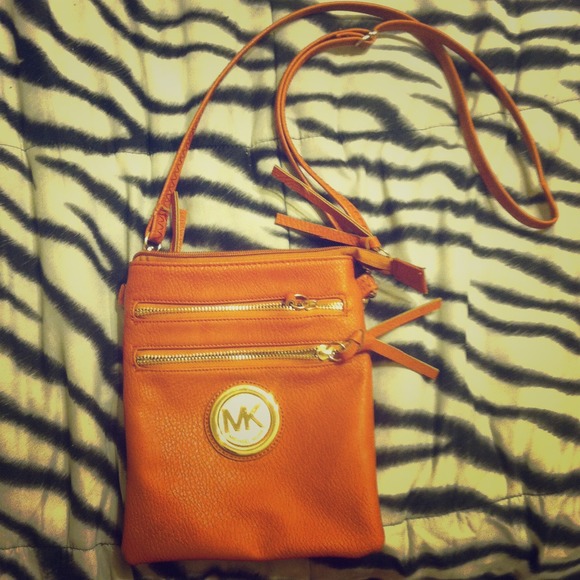 flash sale. Michael kors satchel . Mint condition