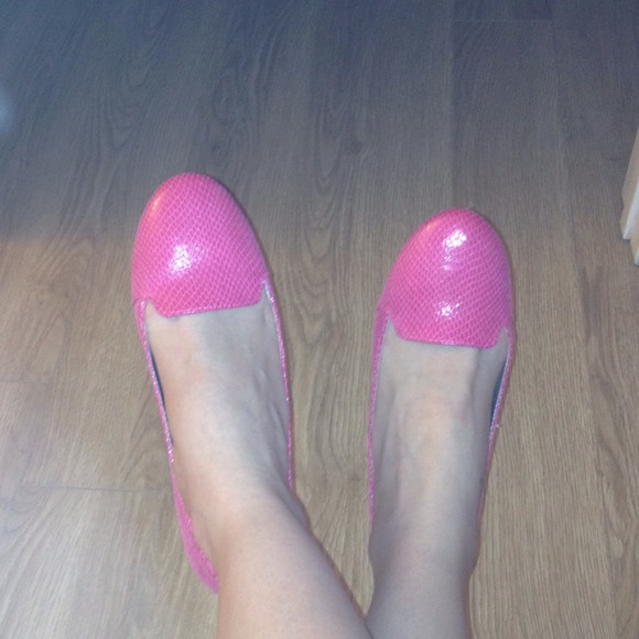 Snake skin pink flats - Picture 2 of 2