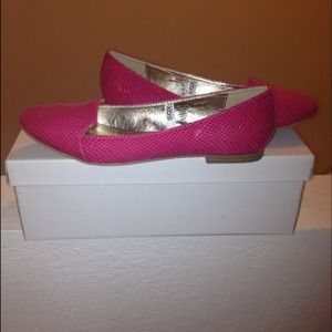 Snake skin pink flats