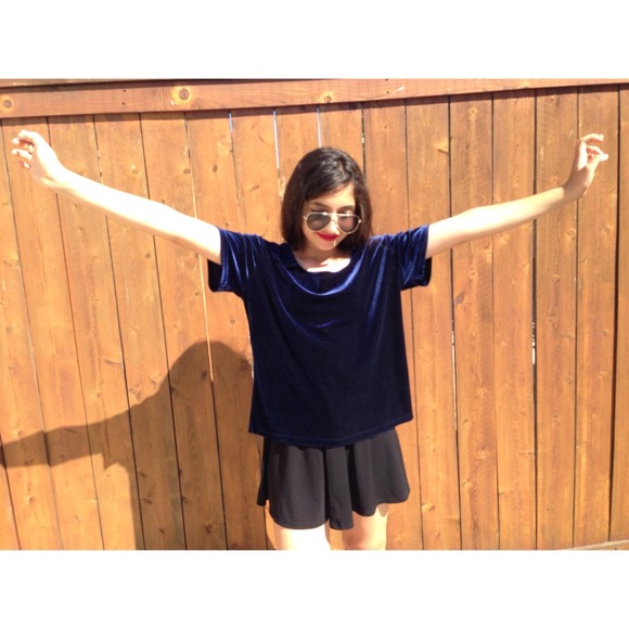 Oversized navy velvet top