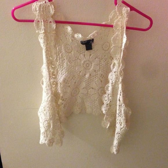 💥Sold💥Cream crochet vest! Like new