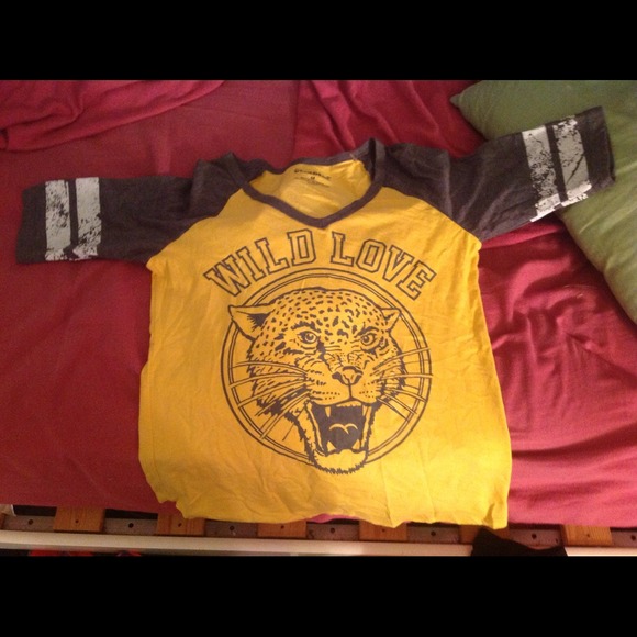 Grey and yellow baseball tee