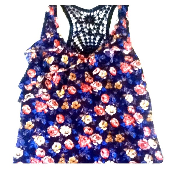 Beautiful tank top!(: