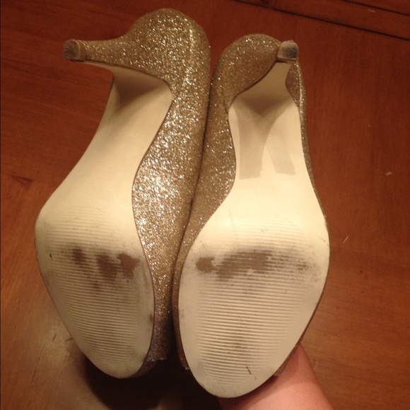 Heels - Picture 2 of 4