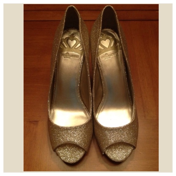 Heels - Picture 4 of 4