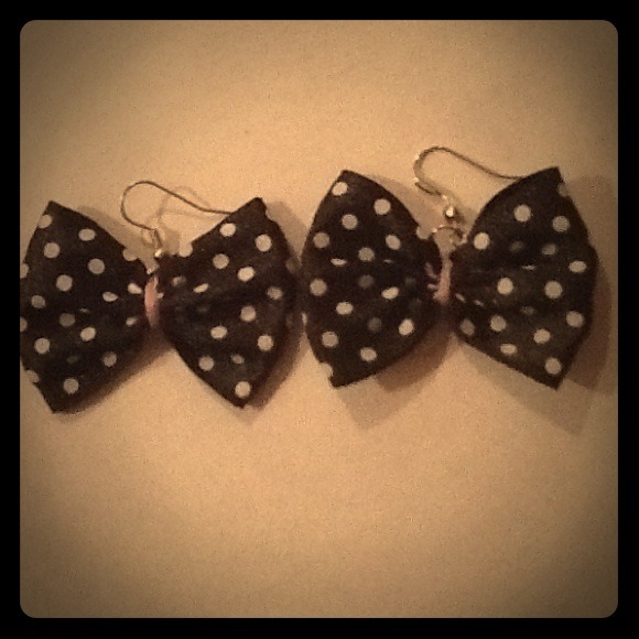 Polka Dot Bow Earrings! Handmade! - Picture 1 of 1