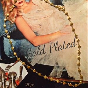 !Hold! Gold plated heart chain. So cute!
