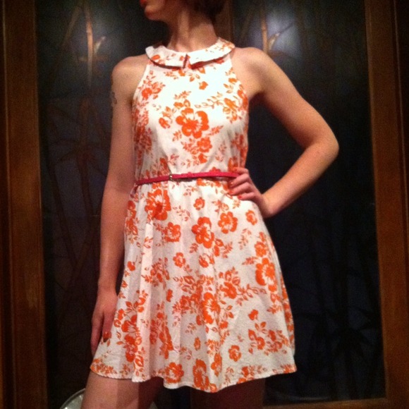 *****SOLD*******Flower print collar dress