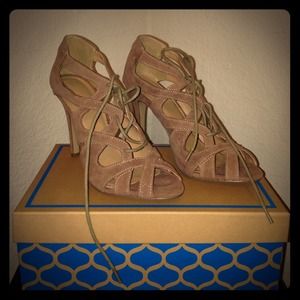 Reduced!!!-NEW Forever21 Roller Heels