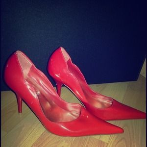 Wet nd wild red pointy pump