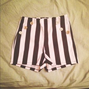 Striped High Waisted Millenium Shorts