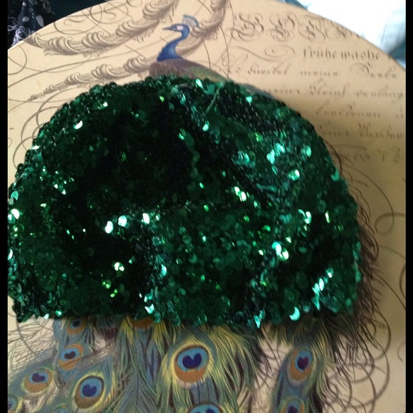 Shinny green hat - Picture 1 of 1