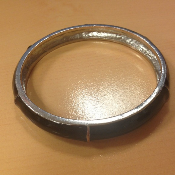 Black bangle - Picture 2 of 3