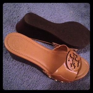 💥FINAL💥 Authentic Tory Burch Patti wedges.