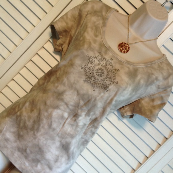 💰NEW SALE!⬇Embellished Tie-dye Tee