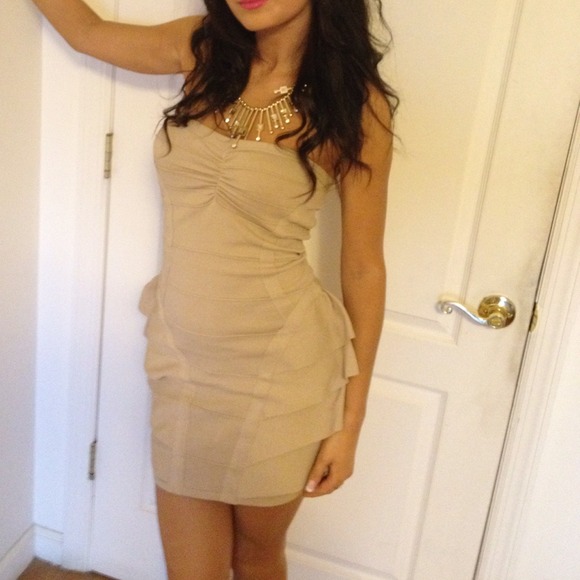 Dress - Picture 3 of 3