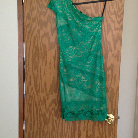 Short one shoulder lace green cocktail dress