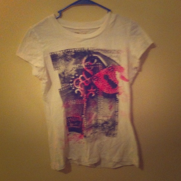 White tee, size: L