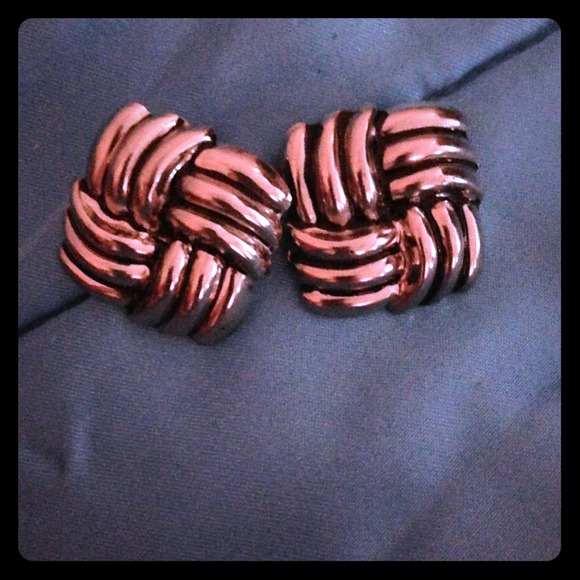 Square earrings