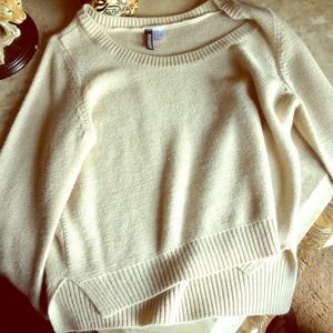 Sweater top never worn