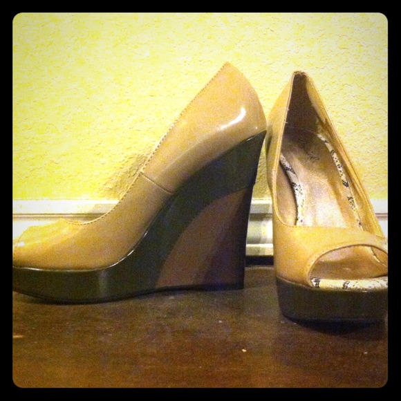 Qupid multi-colored wedges