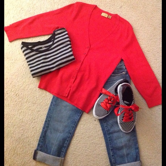 BUNDLED  FOR @nikeezy - Picture 3 of 4