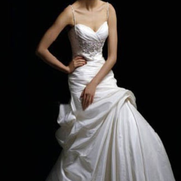 Enzoani Antique Off-White Wedding Gown