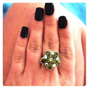 Green flower ring