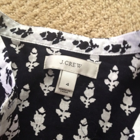 SOLD --- J. Crew top size 4 --- SOLD - Picture 2 of 2